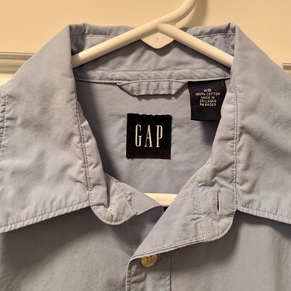 Gap Men’s Button-down Shirt - Picture 2 of 3